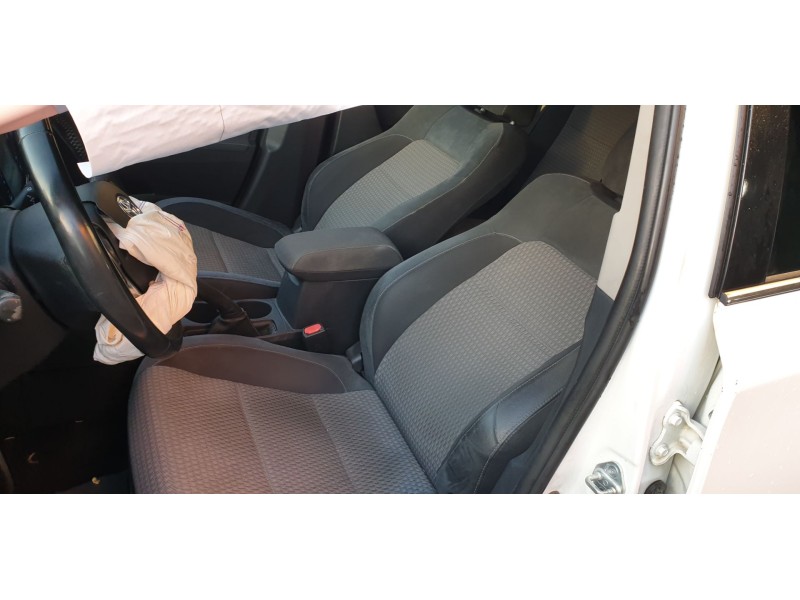 toyota auris touring sports (e18) del año 2017