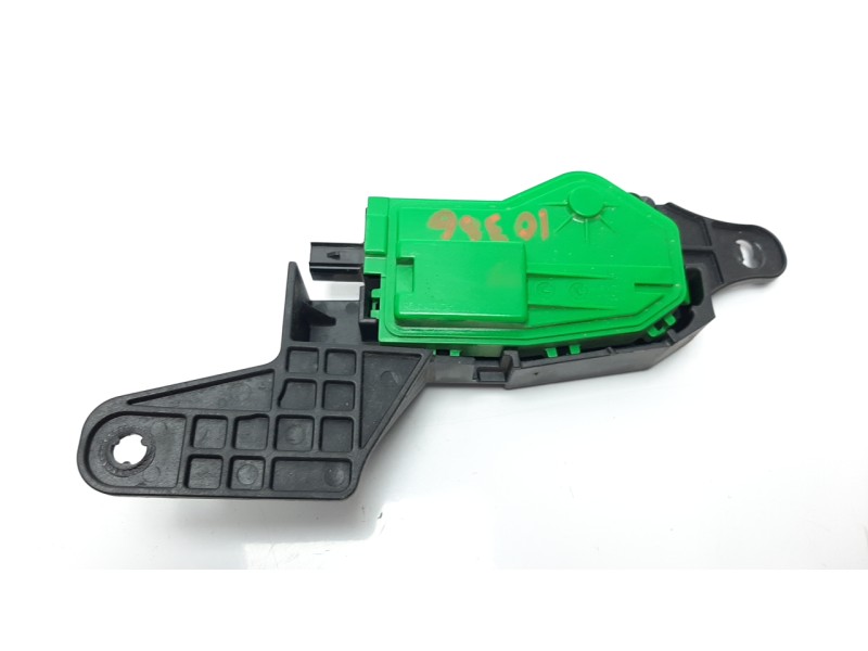 Recambio de tapa exterior combustible para hyundai tucson 2.0 crdi cat referencia OEM IAM 81550D7000  