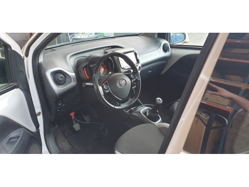 toyota aygo del año 2015