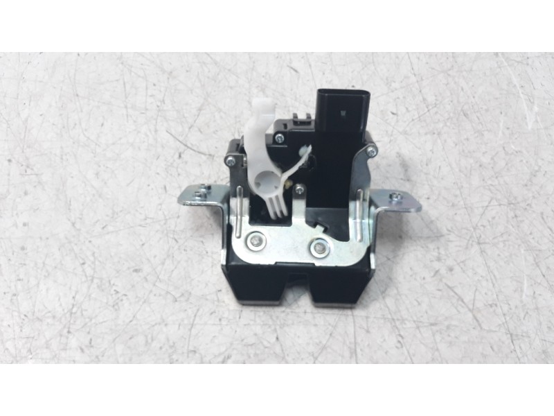 Recambio de cerradura maletero / porton para kia niro referencia OEM IAM 81800AT000  