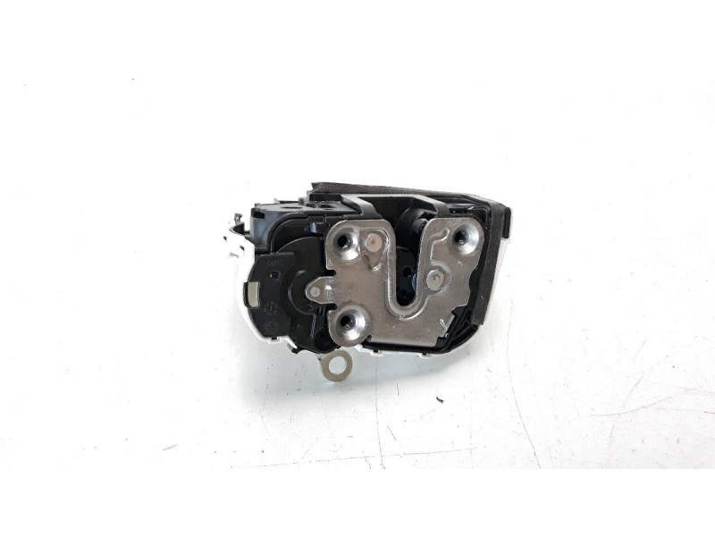 Recambio de cerradura puerta delantera derecha para mg zs comfort referencia OEM IAM 10645781  