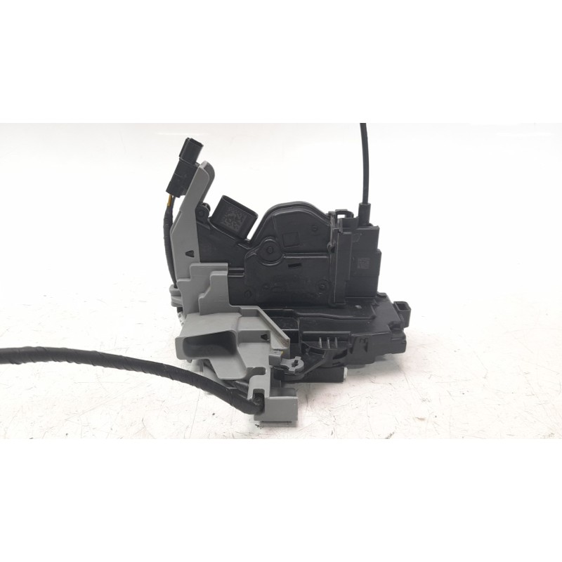 Recambio de cerradura puerta delantera derecha para kia niro referencia OEM IAM 81320AT110  