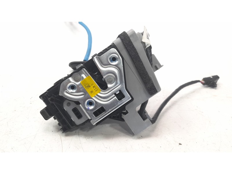 Recambio de cerradura puerta delantera derecha para kia niro referencia OEM IAM 81320AT110  