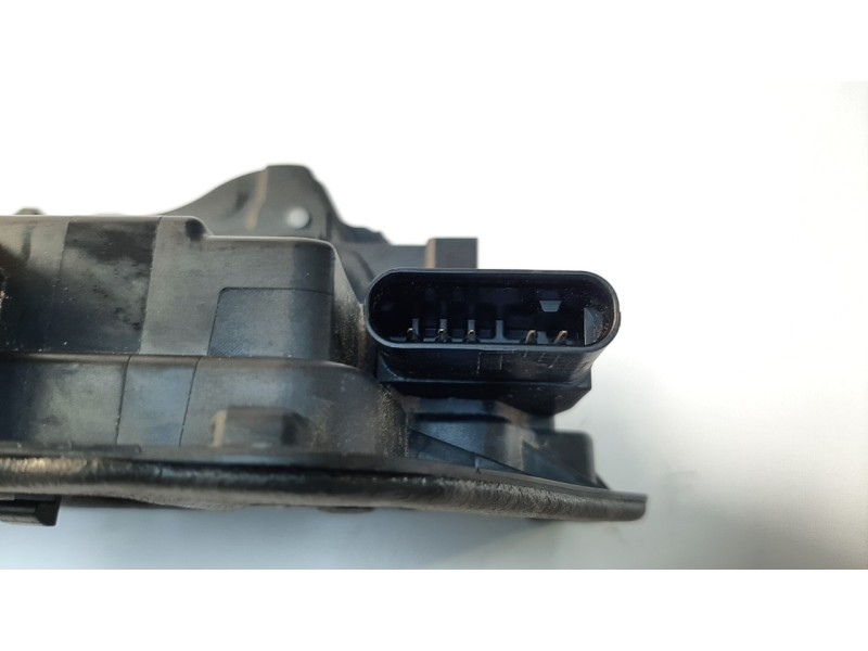 Recambio de cerradura puerta trasera derecha para bmw serie 1 lim. (f40) 120i referencia OEM IAM 51227956144  