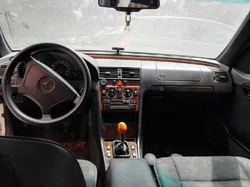 mercedes-benz clase c (w202) berlina del año 2000