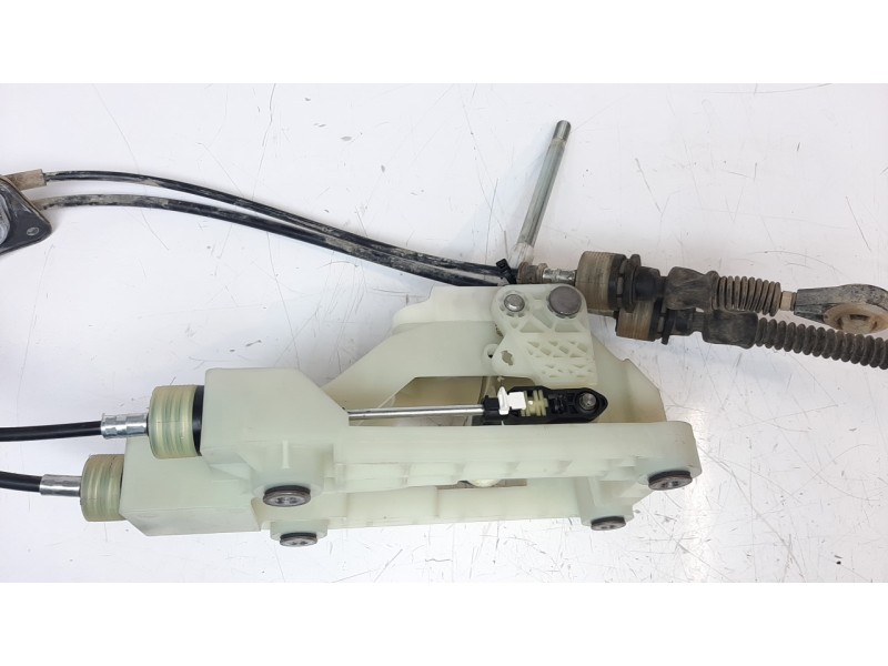 Recambio de palanca cambio para suzuki vitara 1.4 16v boosterjet cat referencia OEM IAM 2810062M03HTV  