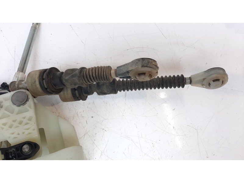 Recambio de palanca cambio para suzuki vitara 1.4 16v boosterjet cat referencia OEM IAM 2810062M03HTV  