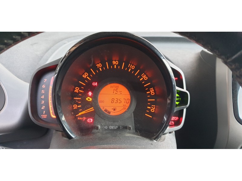 toyota aygo del año 2015