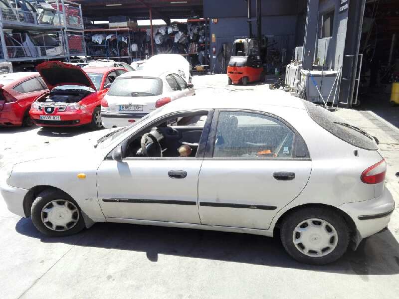 daewoo lanos del año 1999