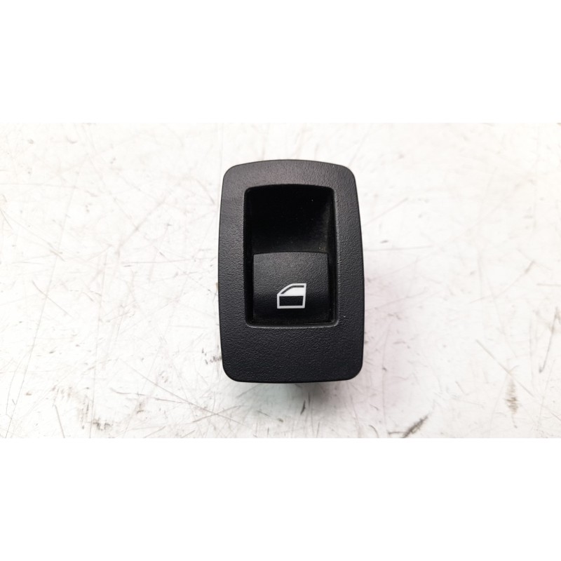 Recambio de mando elevalunas trasero derecho para bmw serie 1 lim. (f20/f21) 2.0 16v turbodiesel referencia OEM IAM 920810603  