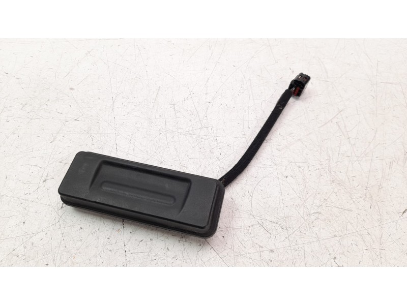 Recambio de maneta exterior porton para kia stonic (ybcuv) 1.2 cat referencia OEM IAM 81260H8400  