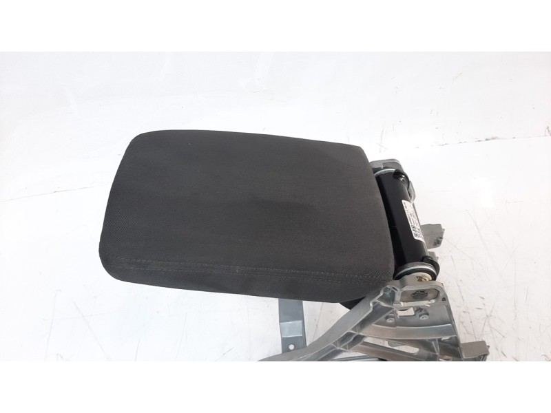 Recambio de apoyabrazos central para audi a4 avant (8w5) sport edition referencia OEM IAM 8W0864207E  