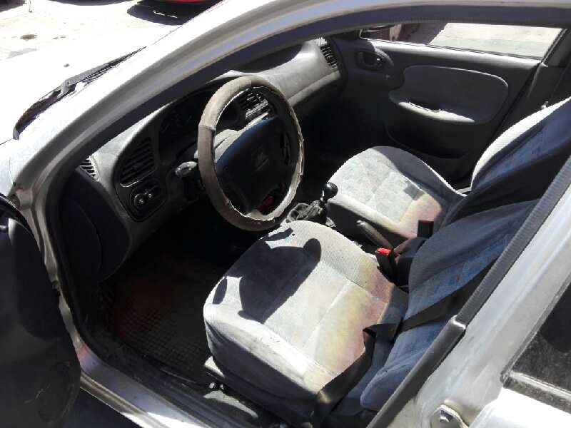 daewoo lanos del año 1999