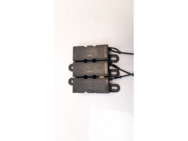 Recambio de caja reles / fusibles para jaguar xf 3.0 v6 diesel s premium luxury referencia OEM IAM 5605003090  