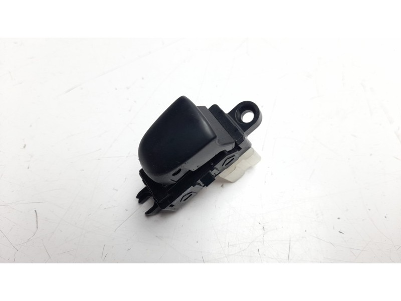 Recambio de mando elevalunas trasero izquierdo para nissan pulsar (c13) acenta referencia OEM IAM 254114CE0A  