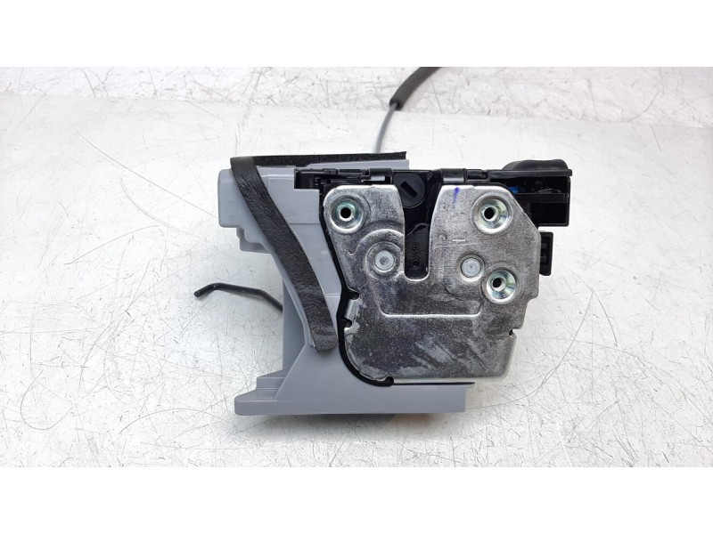 Recambio de cerradura puerta trasera izquierda para hyundai bayon bayon referencia OEM IAM 81410Q0400  