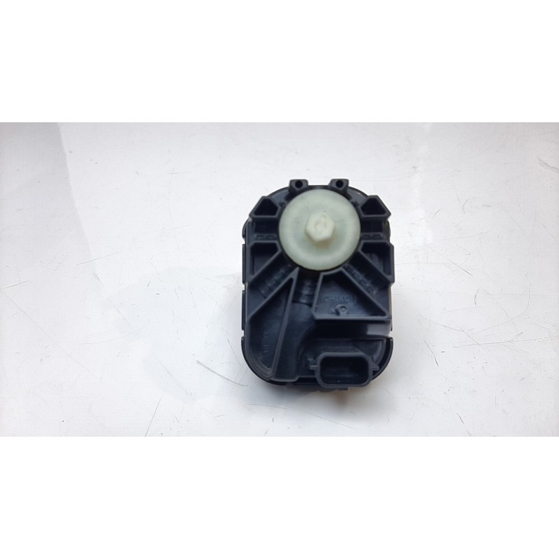 Recambio de motor regulacion faros para toyota corolla (e21) hybrid style referencia OEM IAM 8566168011  