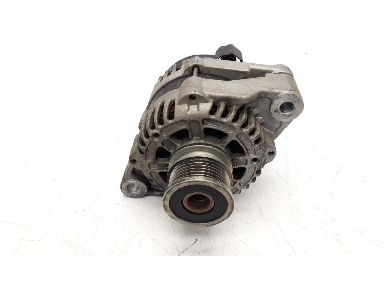 Recambio de alternador para opel insignia berlina 2.0 16v cdti referencia OEM IAM 13579668  