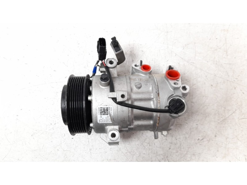 Recambio de compresor aire acondicionado para hyundai bayon bayon referencia OEM IAM 97701Q0400  