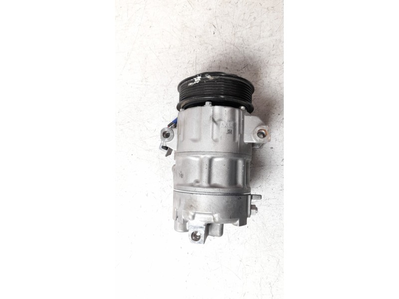 Recambio de compresor aire acondicionado para hyundai bayon bayon referencia OEM IAM 97701Q0400  