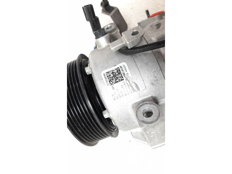 Recambio de compresor aire acondicionado para hyundai bayon bayon referencia OEM IAM 97701Q0400  