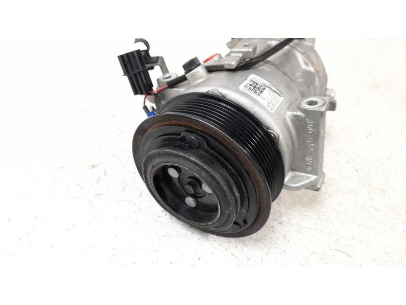 Recambio de compresor aire acondicionado para hyundai bayon bayon referencia OEM IAM 97701Q0400  