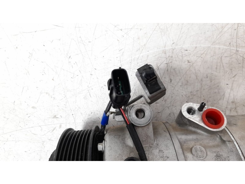 Recambio de compresor aire acondicionado para hyundai bayon bayon referencia OEM IAM 97701Q0400  