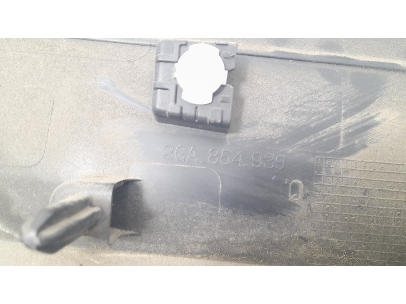 Recambio de moldura para volkswagen t-roc 2.0 tdi referencia OEM IAM 2GA854939  