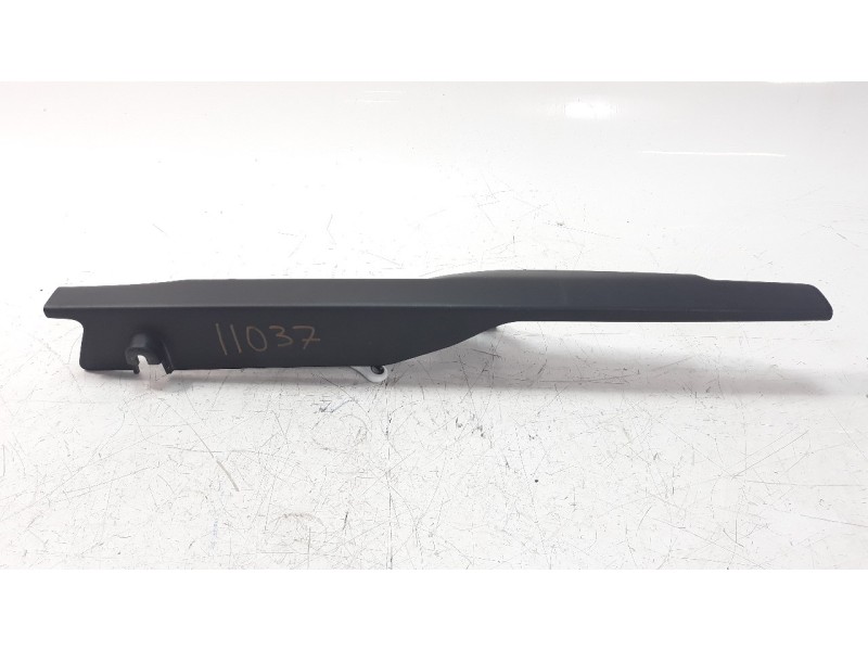 Recambio de moldura para bmw f 800 r referencia OEM IAM 46637718123  