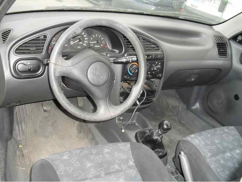 daewoo lanos del año 2001