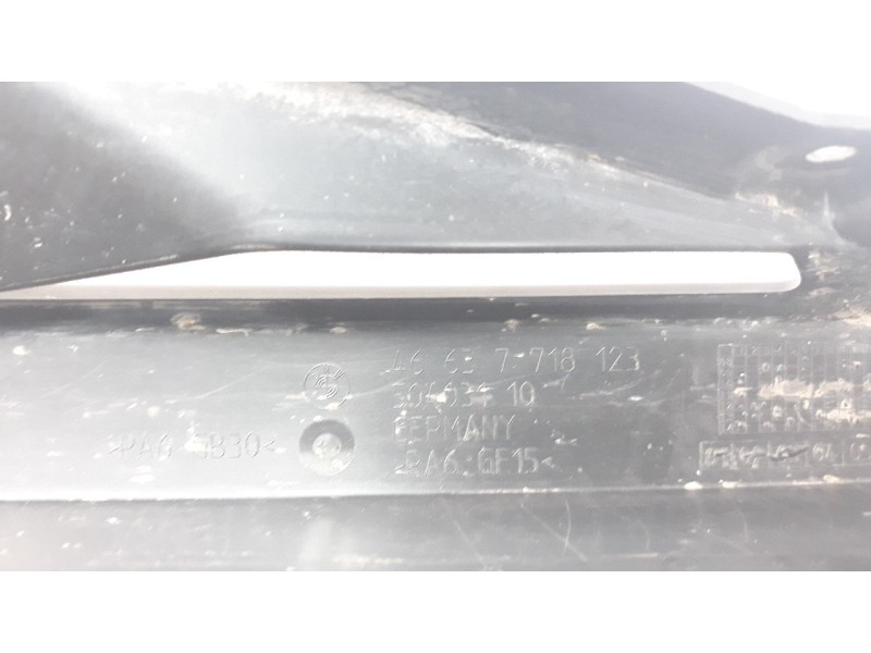 Recambio de moldura para bmw f 800 r referencia OEM IAM 46637718123  