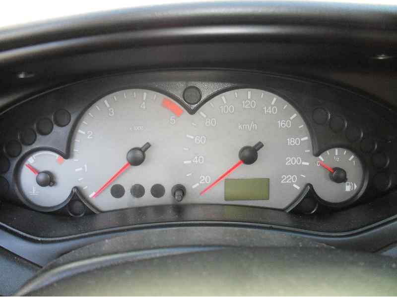 ford focus berlina (cak) del año 2003