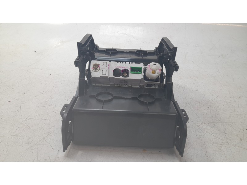 Recambio de guantera para land rover discovery sport (l550) 2.0 d 4x4 referencia OEM IAM FK72115A00AW  