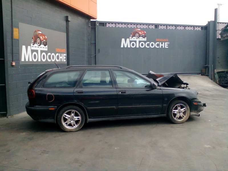 volvo v40 familiar del año 1999