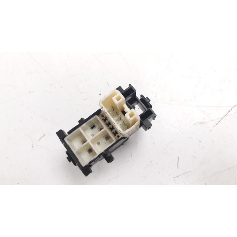 Recambio de mando elevalunas trasero izquierdo para toyota rav 4 (a3) 2.2 d-cat referencia OEM IAM 848100D030  