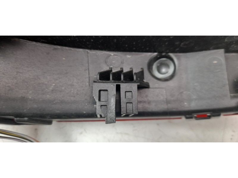 Recambio de piloto trasero derecho paragolpes para kia niro referencia OEM IAM 92406AT100  