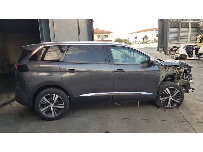 peugeot 5008 del año 2018