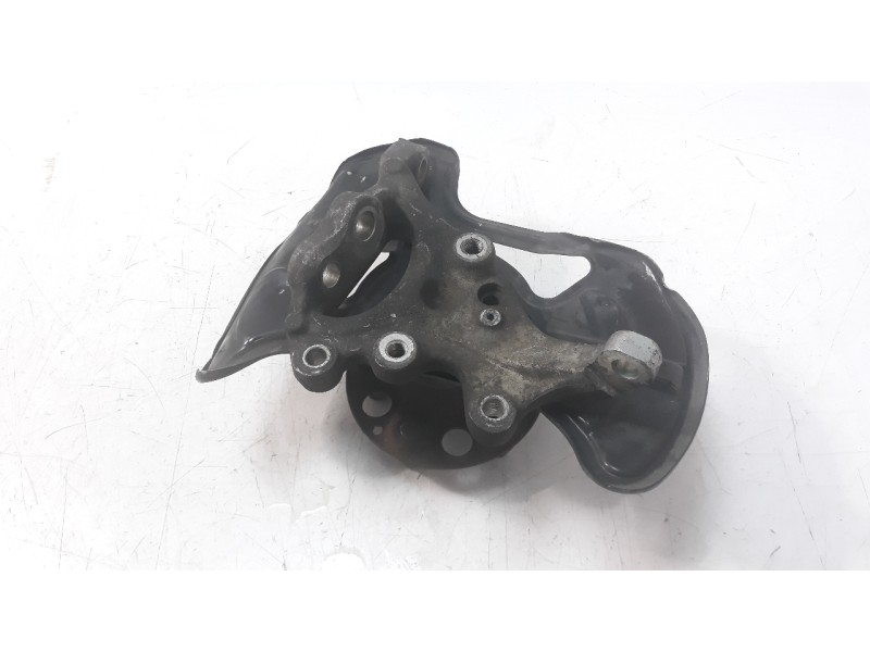 Recambio de mangueta delantera derecha para mercedes-benz clase c (w204) berlina 2.2 cdi cat referencia OEM IAM A2043320201  