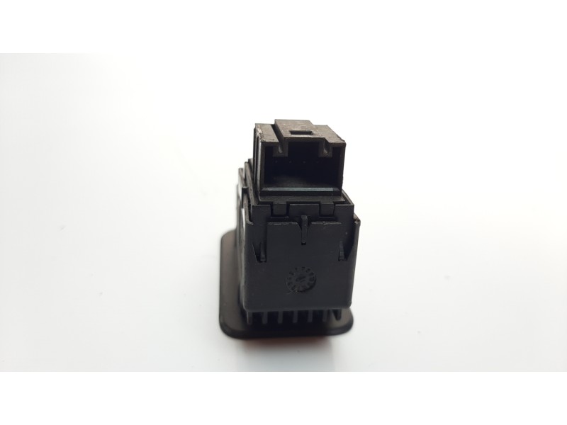 Recambio de mando elevalunas trasero izquierdo para volkswagen golf vii sportsvan sport bluemotion tech referencia OEM IAM 5G095