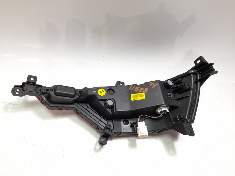 Recambio de piloto trasero izquierdo paragolpes para kia niro referencia OEM IAM 92405AT110  