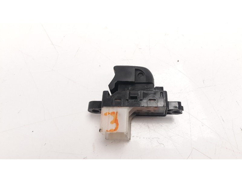Recambio de mando elevalunas trasero derecho para nissan x-trail (t32) 1.6 dci turbodiesel cat referencia OEM IAM 254114CE0A  