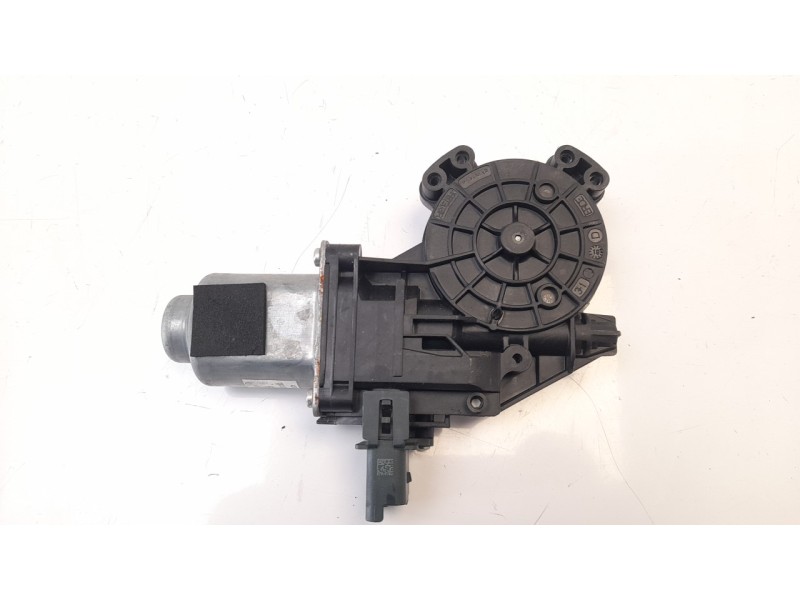 Recambio de motor elevalunas delantero izquierdo para renault megane iv berlina 5p referencia OEM IAM C49006101  