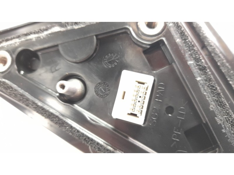 Recambio de retrovisor derecho para kia niro referencia OEM IAM 87620AT170  