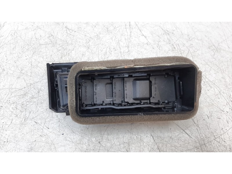 Recambio de aireador derecho para seat arona 1.6 tdi referencia OEM IAM 6F1820901  