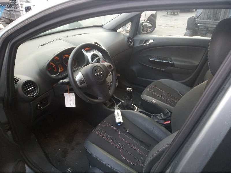 opel corsa d del año 2012