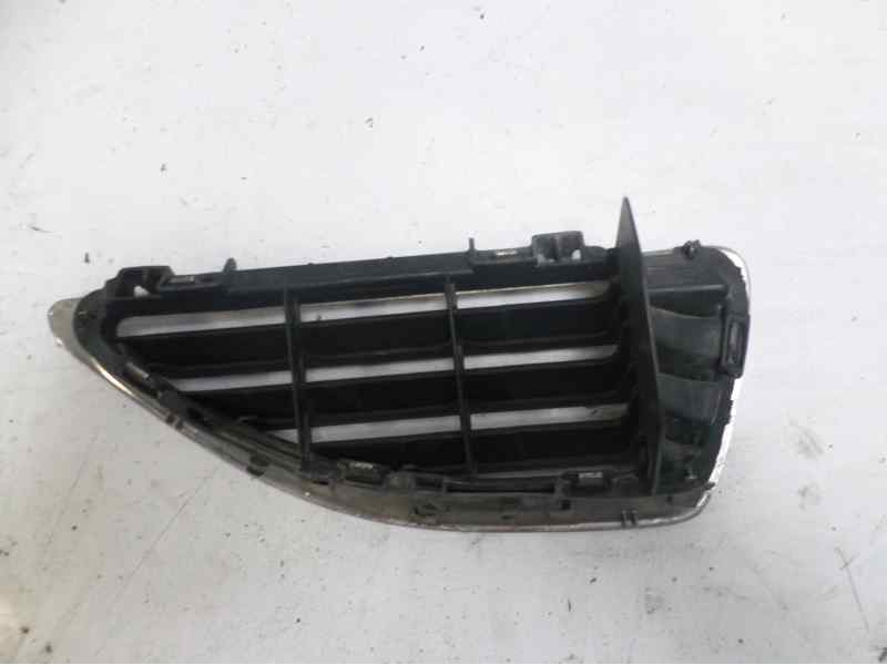 Recambio de rejilla delantera para renault megane i berlina hatchback (ba0) 1.9 dti alize referencia OEM IAM 7700428963 RN027200