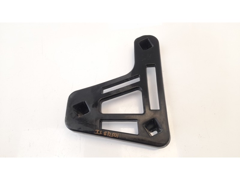 Recambio de moldura para kia cee´d 1.6 crdi cat referencia OEM IAM 86623A2210  