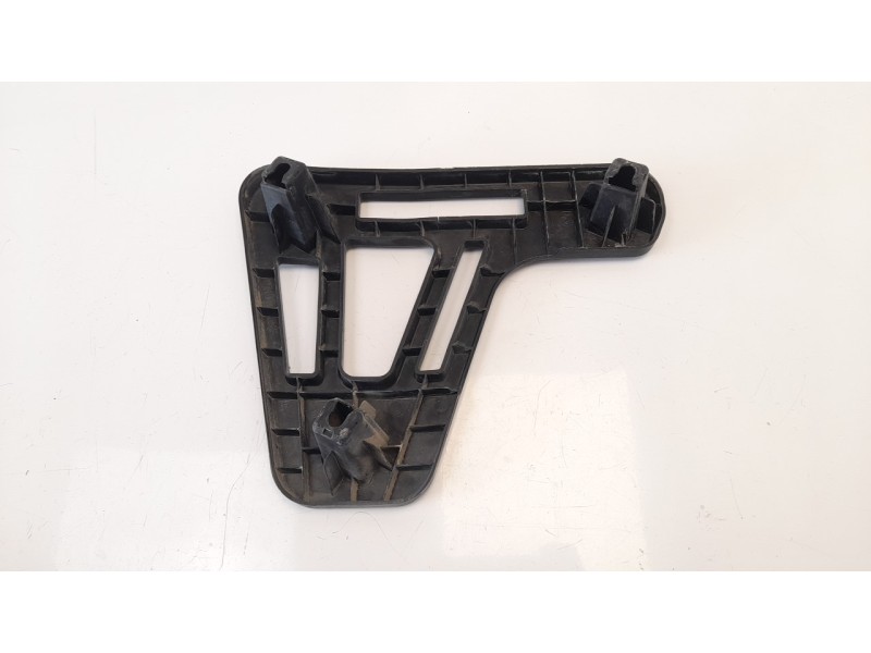 Recambio de moldura para kia cee´d 1.6 crdi cat referencia OEM IAM 86623A2210  
