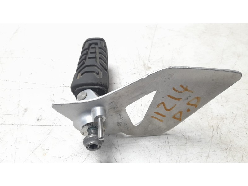 Recambio de estribo para bmw r 1250 rt r 1250 rt referencia OEM IAM 46718535642  
