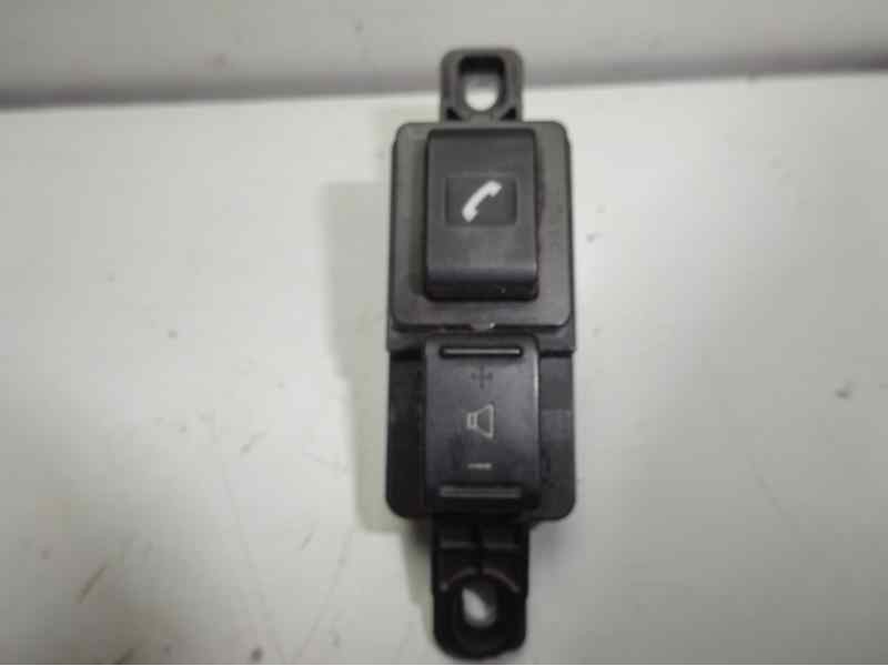 Recambio de mando volante para nissan cabstar 09.06 referencia OEM IAM 13625SD  
